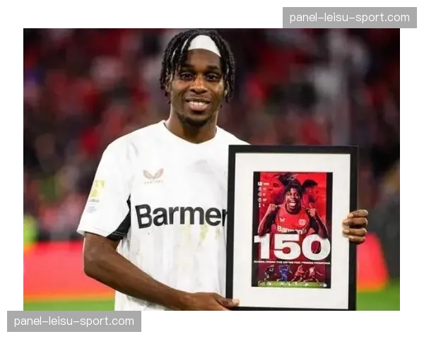 弗林蓬接受专访，谈及在勒沃库森体系中的进攻自由度