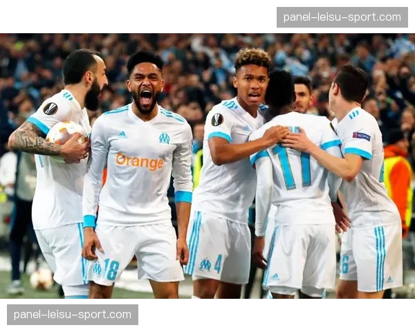 马赛2-1斯特拉斯堡：定位球战术成比赛转折点，格林伍德死球威胁持续